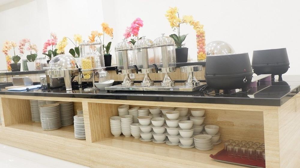 Vega Prime Hotel & Convention Sorong Dış mekan fotoğraf