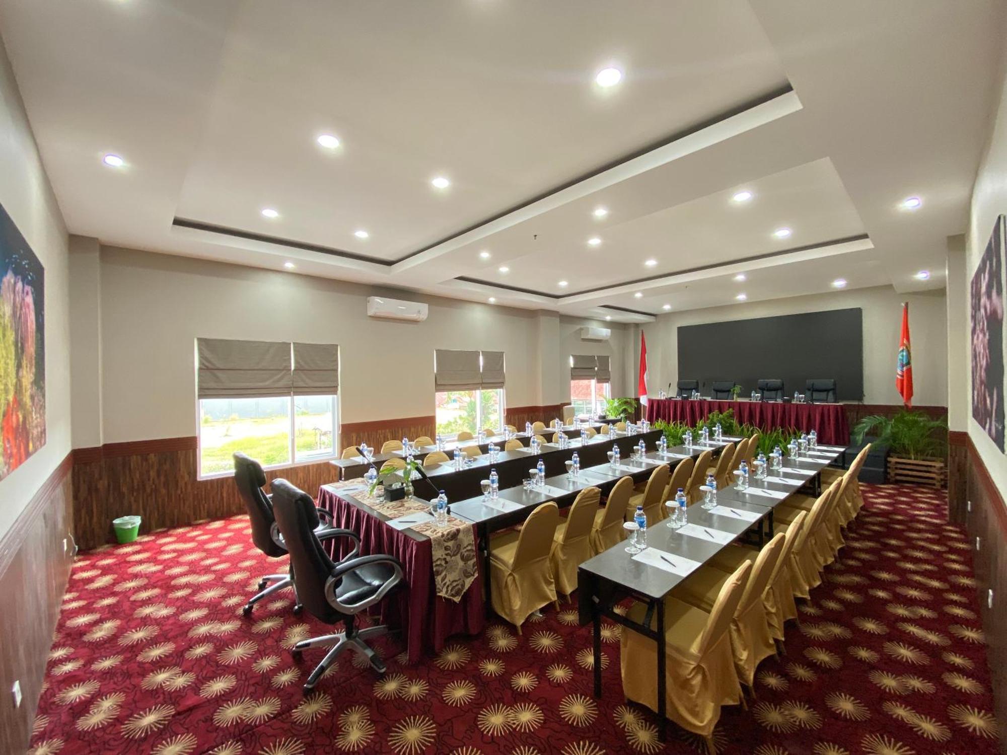 Vega Prime Hotel & Convention Sorong Dış mekan fotoğraf