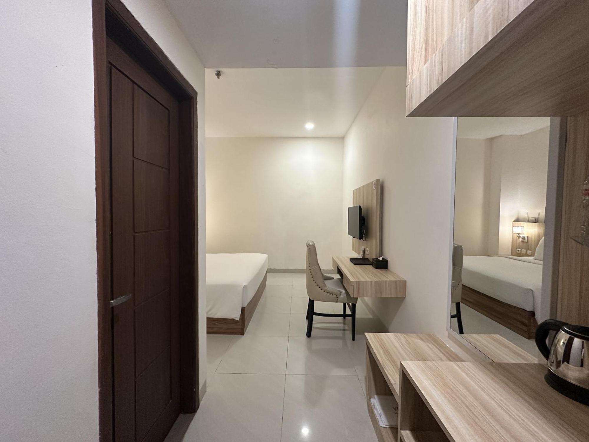 Vega Prime Hotel & Convention Sorong Oda fotoğraf